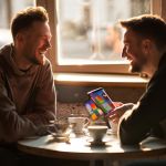 Les avantages et inconvénients des sites de rencontres pour hommes gays